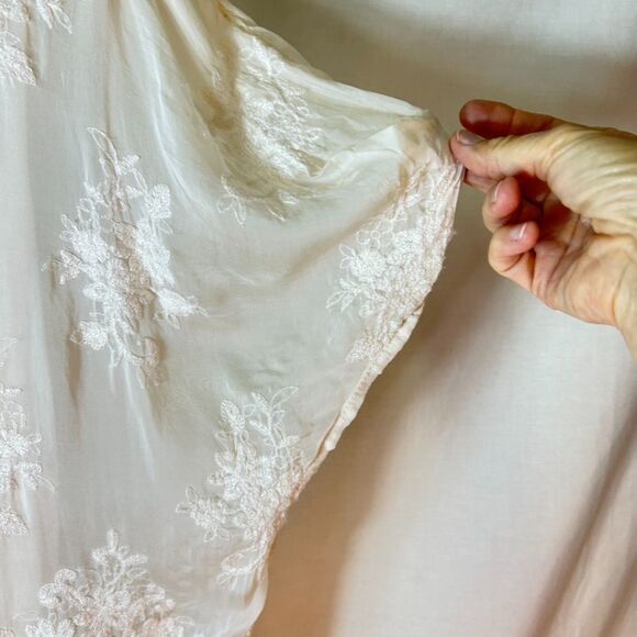 Angela Moda Ivory Sheer Lined Floral Embroidered Silk Blend SS Relaxed Top Sz S - Picture 8 of 15